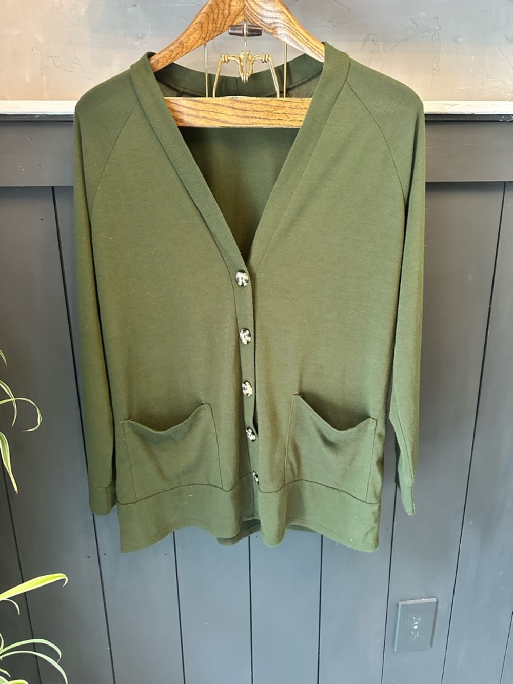 Downeast Olive Green Cardigan Size Large Lightweight Button Front Sweater